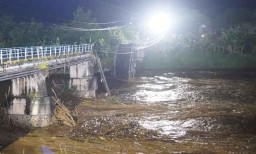 Jembatan Patihan Kota Madiun Putus