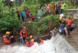 Hanyut di Sungai Sejauh 1 Kilometer, Seorang Balita Ditemukan Tewas