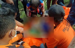 Diduga Tersengat Listrik, Pria ini Tewas Tergantung di Pohon Setinggi 15 Meter