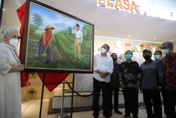 Lukisan Pertama untuk Institut Marhaen dan Bandung Bersejarah di Untag Surabaya