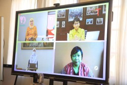 Bareng Menlu Retno, Bupati Ipuk Bahas Perlindungan Pemberdayaan Pekerja Migran
