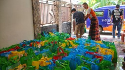 Ribuan Paket Sembako dari Ipong untuk Warga Ponorogo