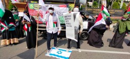 Ratusan Pemuda di Surabaya Kecam Agresi Israel Terhadap Palestina
