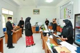 Kembali Sidak OPD Banyuwangi, Bupati Ipuk: Ada Komplain, Ayo Perbaiki Kinerja!