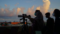 Gerhana Bulan Total, UMSurabaya Lakukan Pengamatan dan Ukur Arah Kiblat