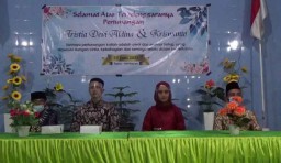 Keluarga Terpapar Covid, Pasangan Kekasih ini Terpaksa Tunangan di Balai Desa