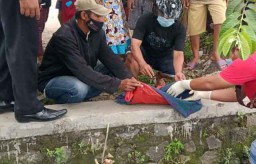 Warga Jombang Geger, Mayat Bayi Laki-laki dengan Tali Pusar Ditemukan di Sungai