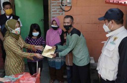 Ning Ita Pastikan Pemkot Bantu Warga Kota Mojokerto Terdampak Covid-19