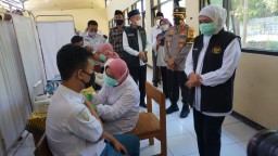 Khofifah Harap Pembelajaran Tatap Muka Terbatas di Jatim Segera Dimulai