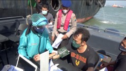 Sasar Nelayan dan ABK, Ditpolairud Polda Jatim Buka Gerai Vaksinasi Apung 