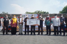PT PON Donasikan Rp 6,3 M untuk Penanganan Covid-19 di Kabupaten Gresik