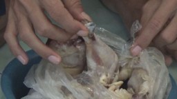 Warga Jombang Sempat Masak dan Makan Bantuan Daging Ayam Busuk