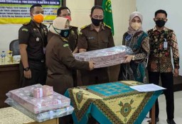 Kasus Korupsi RSUD Dr Harjono, Kejari Kembalikan Uang Barang Bukti