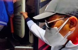 Diperiksa 5 Jam, Bupati Probolinggo dan Anggota DPR Diterbangkan ke Jakarta