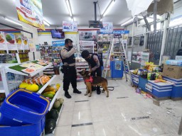 Komplotan Pencuri Bobol Minimarket di Mojokerto, Mesin ATM Dirusak