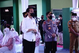Selain Resmikan Bendungan Bendo, Presiden Juga Kunjungi Ponpes di Ponorogo