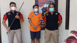Polisi Gagalkan Bentrok di Surabaya, Satu Remaja dan Samurai Diamankan