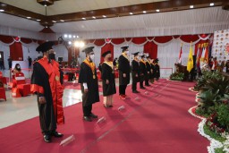 Wisuda ke-123, Untag Surabaya Bekali Wisudawan Siap Bersaing di Dunia Kerja