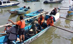 2 Tim dan Perahu Dikerahkan Cari Wisatawan Solo yang Terseret Ombak di Pacitan