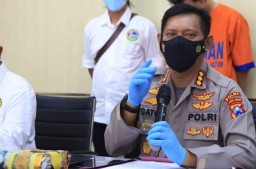 Peredaran 1,04 Kg Sabu yang Dikendalikan Cewek Jakarta Digagalkan di Surabaya