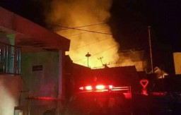 Kobaran Api Kejutkan Masyarakat di Sekitar Alun-alun Kota Batu
