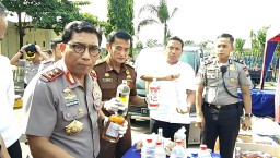 Polda Jatim Gerebek Pabrik Miras Palsu di Kediri