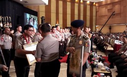 Video: Kapolda Jatim Raih Beragam Penghargaan dari Kapolri