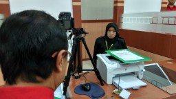 Imigrasi Tangguhkan  79 Pemohon Paspor dari Blitar