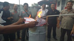 KPU Kota Blitar Musnahkan 415 Surat Suara Rusak untuk Pilgub Jatim