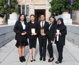 Delegasi FH Unair Sabet Dua Penghargaan di Australia