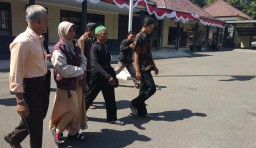 Datangi Polres Ponorogo, Keluarga Tuntut Perkembangan Kasus Mulyono
