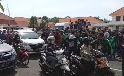 Ratusan Driver Online Demo di Surabaya, Tuntut Pergub Perlindungan Hak