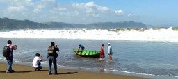4 Pantai di Tulungagung Berstatus Siaga Gelombang Tinggi 