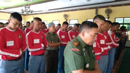 TNI dan Pelajar di Ponorogo Gelar Salat Gaib untuk Korban Gempa NTB