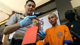 Berbekal Senpi dan Kunci T, Maling ini Curi Motor Cuma 5 Detik