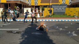 Antisipasi Kerusuhan, Polres Probolinggo Gelar Simulasi Pengamanan