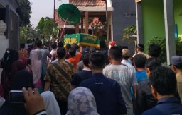 Rumah Jannatun, Korban Pesawat Lion Air JT610 Jatuh Dibanjiri Pelayat