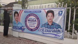 Adik Bupati Emil Tutup Usia, Baliho Pencalegan Dicopot