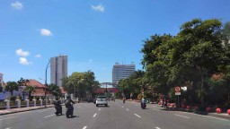 Cerahnya Hari Coblosan Pemilu 2019, Jalanan di Surabaya Lengang