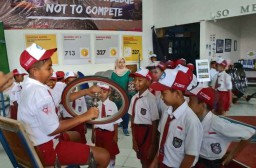 Peringati Hardiknas, Siswa SD di Malang Jadi Mahasiswa Sehari