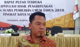 Petugas Kelelahan, Rekapitulasi Suara KPU Surabaya Ditunda