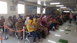Pemohon SIM di Satpas Polres Tulungagung Membludak