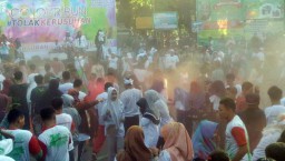 Tolak Kerusuhan, Ribuan Warga Ramaikan Colour Run di Probolinggo