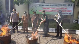 Barang Bukti dari 230 Perkara di Malang Dimusnahkan