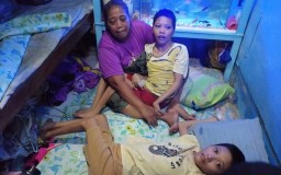 Remaja Kembar di Surabaya yang Lumpuh & Tuna Wicara Butuh Bantuan