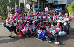 Semangatnya Alumni SMA 5 di Surabaya Marathon, Hana: Jadi Ajang Reuni