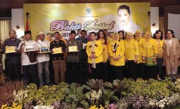 Baksos Tebar Peralatan Salat untuk Musala di Jatim