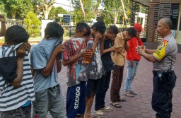 Grebek Pesta Miras Oplosan di Probolinggo, 7 Remaja Teler Diamankan