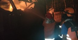 Kebakaran Pabrik Plastik di Mojokerto Padam Setelah 12 Jam