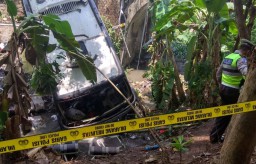 Bus Rombongan Guru Terjun ke Jurang Juga Tewaskan Seorang Biker